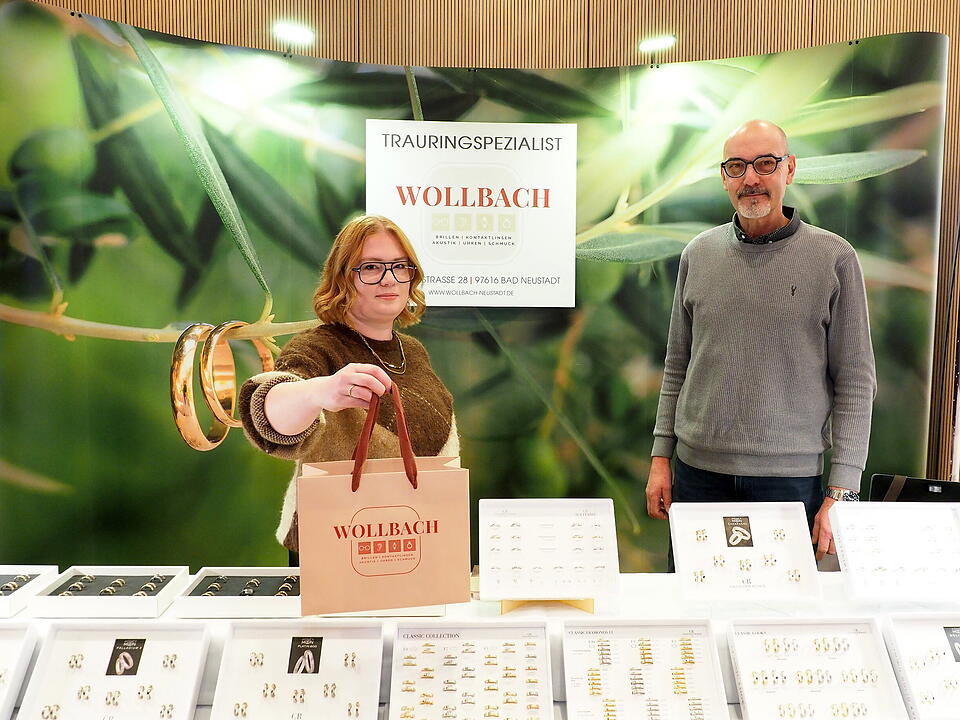 Inkl. Braut- und Festmodenschauen.