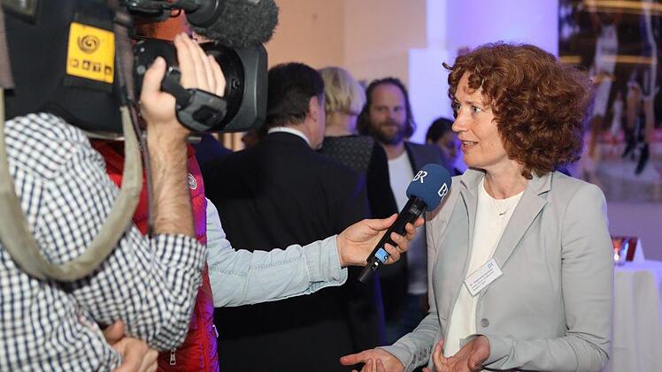 BR Tatort-Redakteurin Stephanie Heckner im Interview nach der Vorpremiere von "Am Ende geht man nackt".  Foto: Barbara Herbst