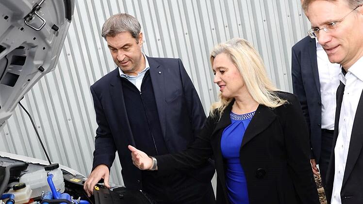 Bamberg: Markus Söder zu Besuch bei Bosch - 4000 Mitarbeitende versammeln sich in Brose Arena