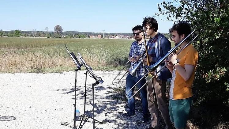 Frei-Stunden: Auch draußen wurde geübt.  Foto: privat