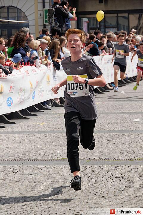 Weltkulturerbelauf 2017 in Bamberg: Der Zieleinlauf am Maxplatz
