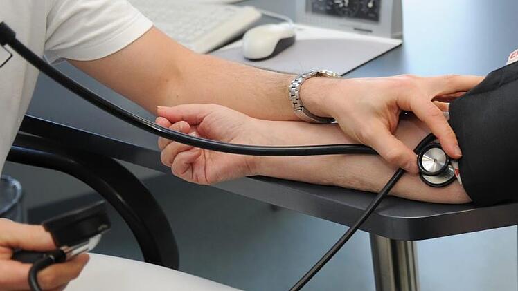 Viele junge Ärzte arbeiten lieber als Angestellte mit einem überschaubaren Arbeitstag,  Foto: Bernd Weissbrod/dpa