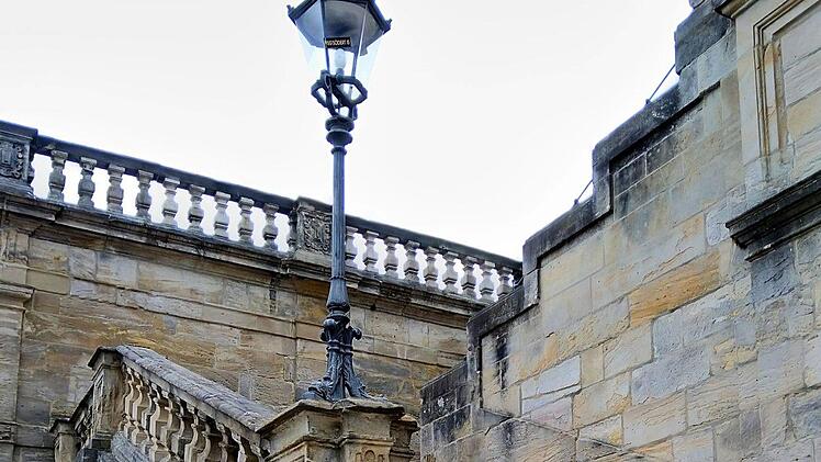 Treppenaufgang an den Coburger Arkaden am SchlossplatzFoto: Jochen Berger