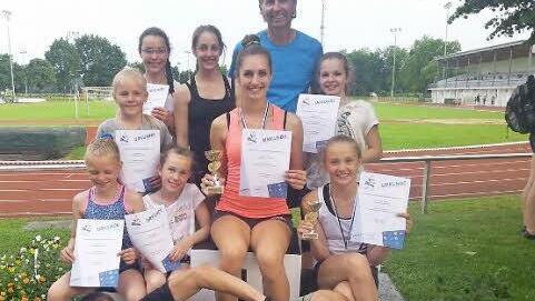 Das TSH-Erfolgsteam um Trainer Peter Müller (hinten). Fotos: privat