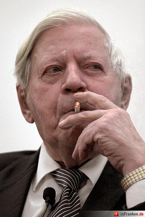 Helmut Schmidt raucht nicht mehr