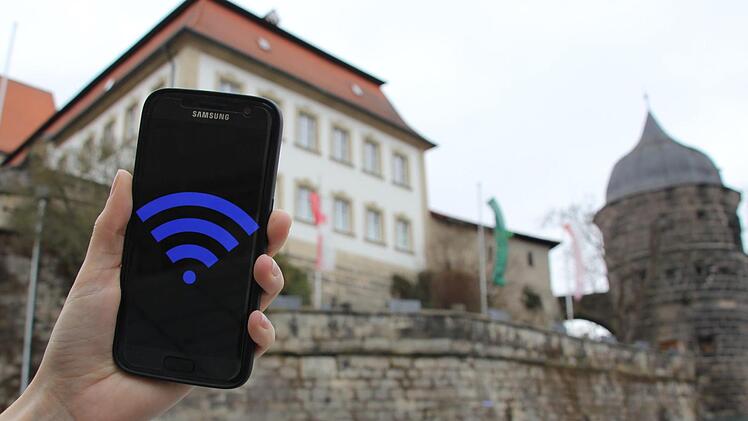 WLAN-Hotspots finden Handy-Nutzer bislang vor allem in der Kreisstadt Kronach. Foto: Ronald Heck