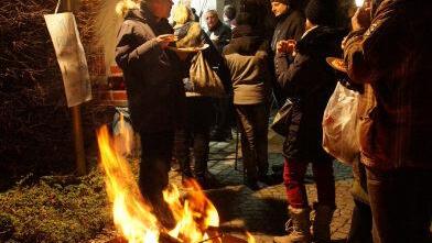 Weihnachtsmarkt im Schatten der Memmelsdorfer Kirche Foto: Joseph Beck