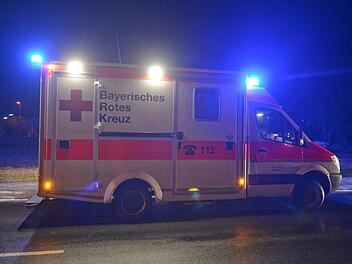 Im Kreis Neustadt an der Aisch ist am Freitagmorgen ein Mann gest&uuml;rzt. Der hinzugerufene Notarzt konnte dem Mann nicht mehr helfen. Er starb am Ort des Unfalls. Symbolfoto: Ronald Rinklef