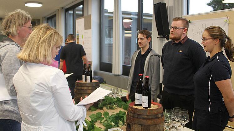 Die Fachjury probierte die Biere. Foto: Sonny Adam