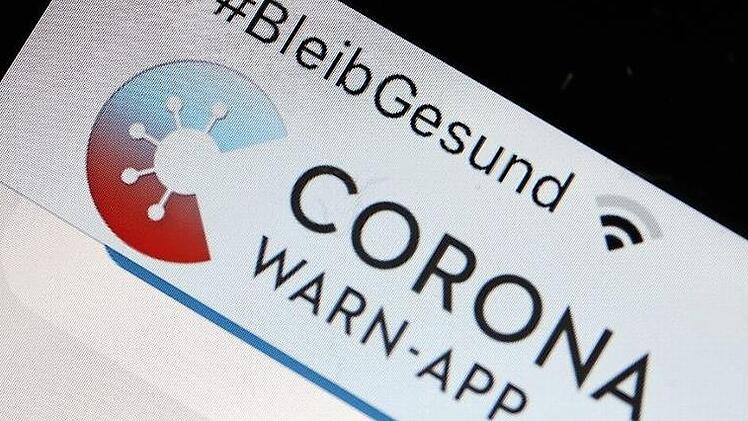 Um das Ergebnis des Corona-Tests direkt in der Warn-App angezeigt zu bekommen, sind zwei wichtige Dinge zu beachten. Foto: Oliver Berg/dpa