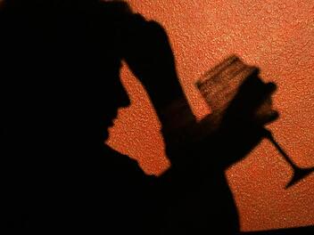 Psychische Probleme und Alkohol - eine gefährliche Mischung  Symbolfoto: dpa