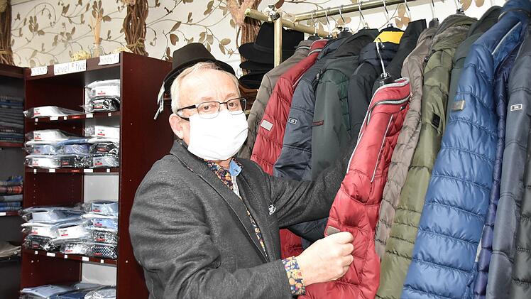 Werner Türk begrüßte auch viele auswärtige Kunden in seinem Herrenmodegeschäft - Foto Uschi Prawitz