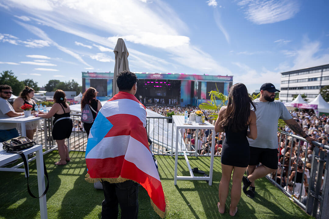 Mit vielen internationalen und nationalen Live-Acts.