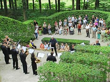Die Bläser im Heckentheater Foto: privat