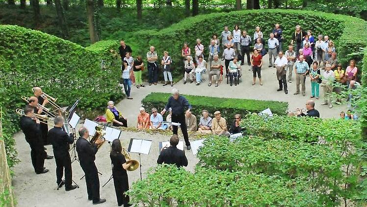 Die Bläser im Heckentheater Foto: privat