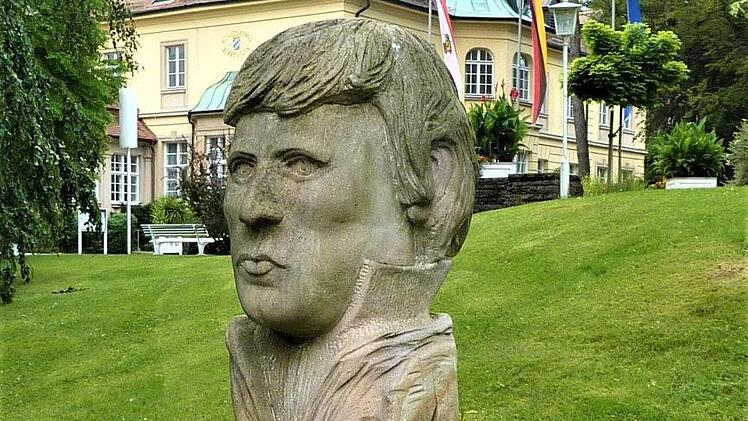 Büste von Alexander von Humboldt im Kurpark von Bad Steben.  Foto: Gerd Fleischmann