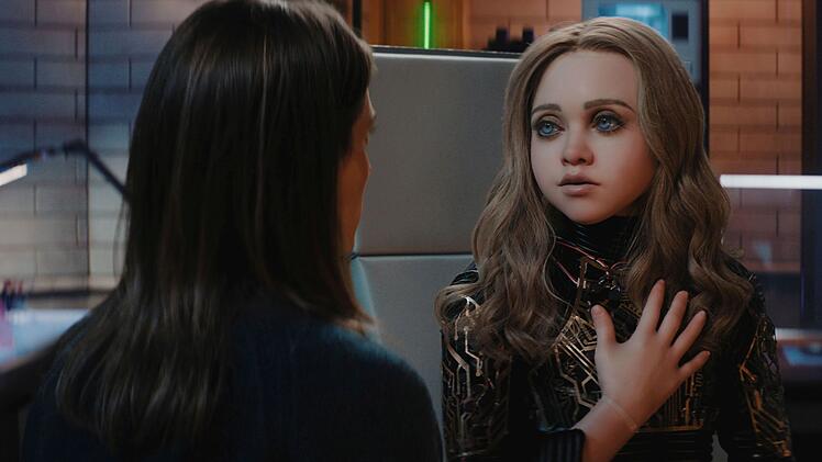 M3GAN (Amie Donald) ist wieder da, um eine noch b&ouml;sere K&uuml;nstliche Intelligenz aufzuhalten.