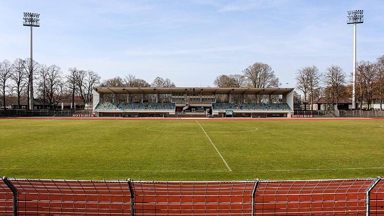 Die zahlreichen Bäume verleihen dem Willy-Sachs-Stadion ein besonderes Flair. Fotos: Martin Kreklau