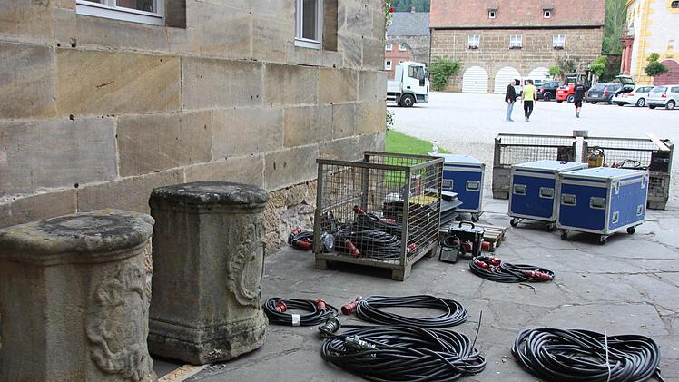 Die Strippenzieher sind schon seit Montag zu Gange.Foto: Ralf Kestel