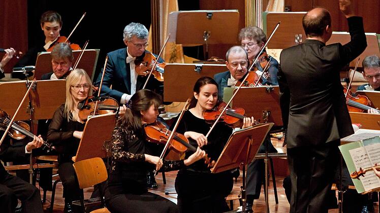 Impressionen vom Sinfoniekonzert des Landestheaters im Coburger Kongresshaus.Foto: Jochen Berger