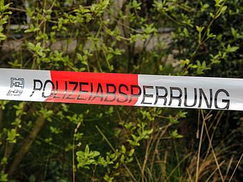 Die Polizei hat am Dienstagmorgen im Bereich der Gleise bei Unterleiterbach Suchmaßnahmen durchgeführt. Der Zugverkehr zwischen Bamberg und Lichtenfels kam kurzzeitig zum Erliegen. Symbolfoto: Christopher Schulz