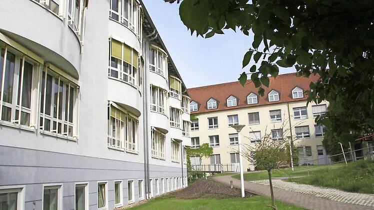 Über die Fusion der Klinik Fränkische Schweiz mit dem Klinikum Forchheim wird seit über einem Jahr verhandelt. Ausgang offen.  Foto: Josef Hofbauer