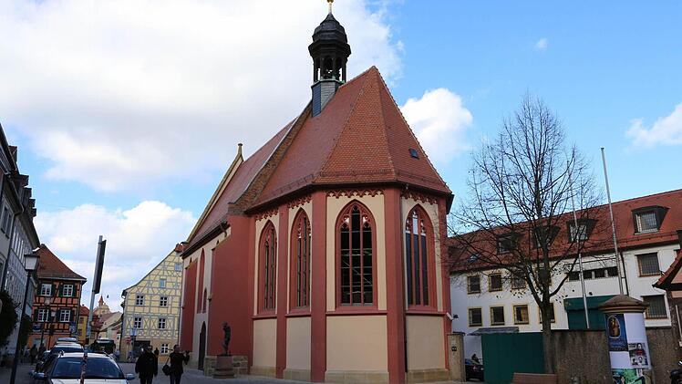 Um die Fenster der Kirche St. Elisabeth im Sand geht es.
