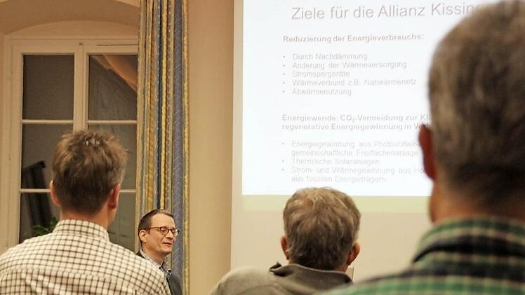 Steffen Haase, vom Planungsbüro Werner Haase gab in Bad Bocklet einen Einblick in die energetische Zukunft für die Gemeinden der Allianz Kissinger Bogen.  Foto: Anja Greiner