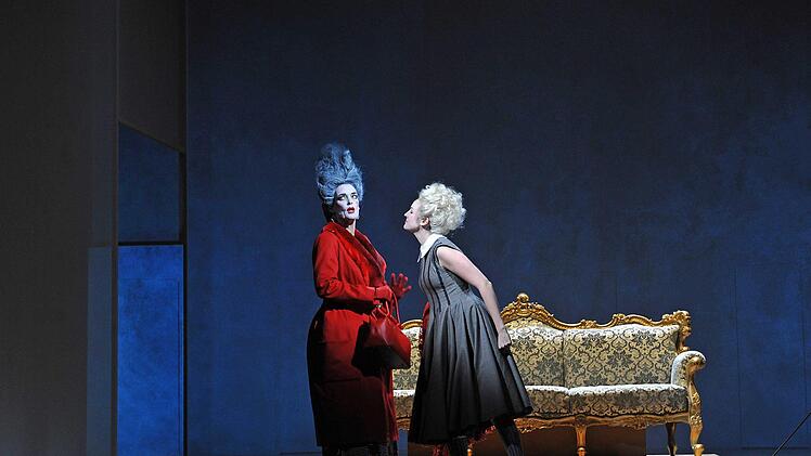 Turbulente Verwechslungen: Szene aus der Neuinszenierung von "Figaros Hochzeit" am Landestheater Coburg.Foto: Andrea Kremper