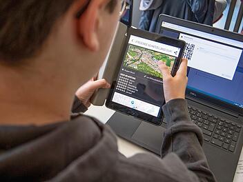 Die Schulen im Markt Burkardroth werden in n&auml;chster Zeit zunehmend digitalisiert. Foto: Symbolbild: Marijan Murat/dpa