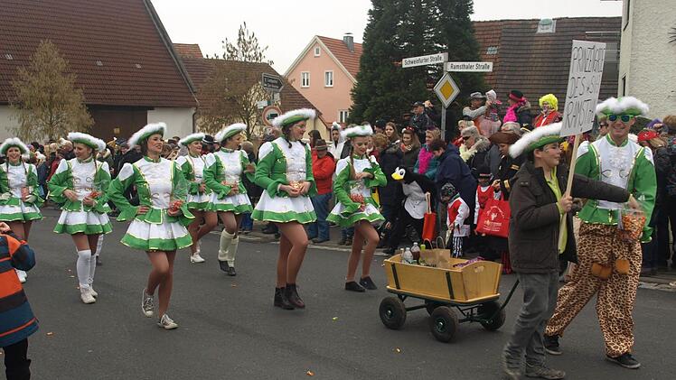 Impressionen vom Faschingszug in Ebenhausen 2016 Foto: Stefan Geiger
