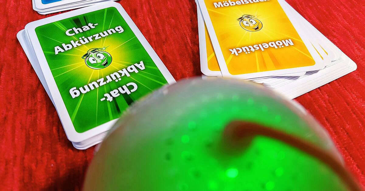 Tick Tack Bumm Color Flash im Test - Unser Partyspiel-Favorit mit der ...