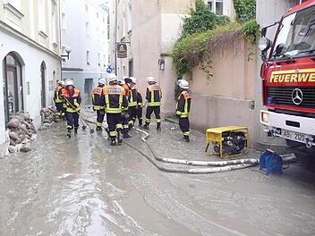 Feuerwehrleute und Mitarbeiter des Malteser-Hilfsdienstes waren in Passau im Einsatz. Foto: Kreisfeuerwehrverband Aschaffenburg