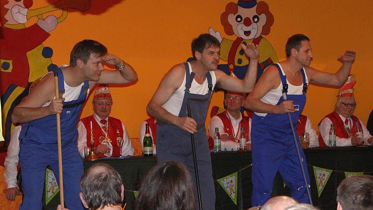 Die Schrubber-Männerballett. Foto: Thomas Dill