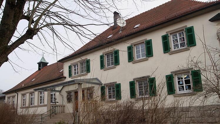Mehrere Planungen gibt es schon für die Sanierung des Kindergartens, bei dem möglicherweise der Mittelteil abgerissen und neu entstehen soll.Günther Geiling