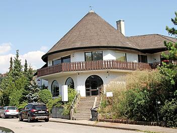 Die ehemalige Apotheke in der "Herrensteige" soll eine "Tagespflege-Einrichtung für Senioren" werden.