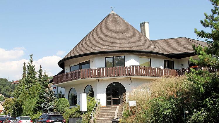 Die ehemalige Apotheke in der "Herrensteige" soll eine "Tagespflege-Einrichtung für Senioren" werden.