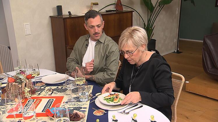 Diese W&uuml;rmer auf dem Essen findet Katrin gew&ouml;hnungsbed&uuml;rftig.