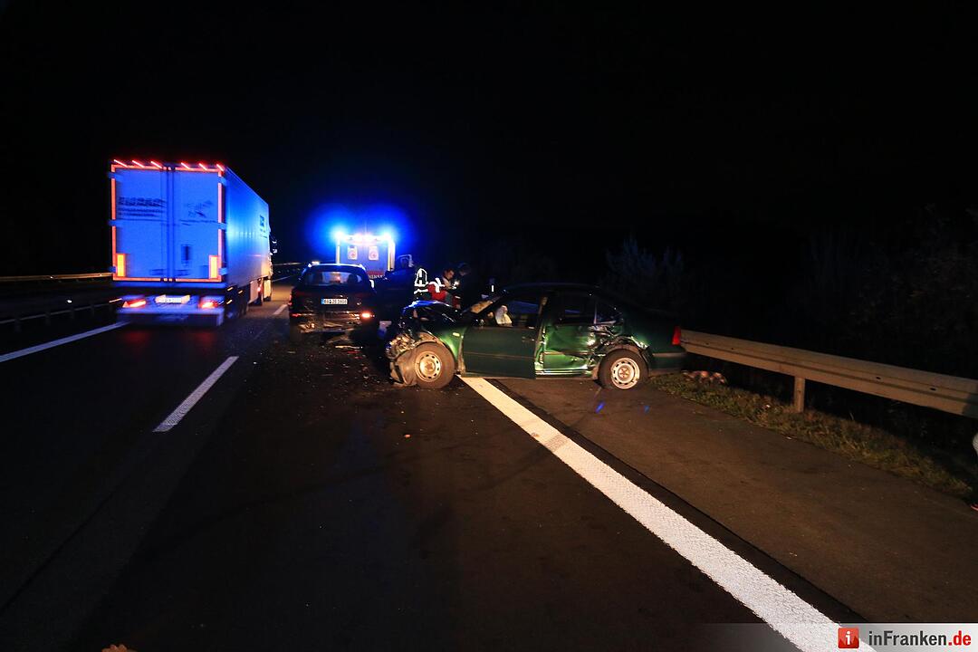 Sessel auf A73 sorgt für Unfall