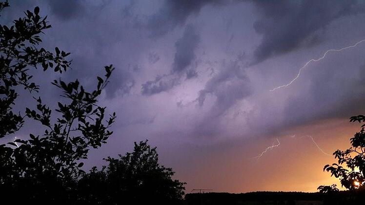 Der Deutsche Wetterdienst warnt: In Franken wird es am Mittwoch teils sehr stürmisch. Foto: Mr Planet / inFrankenPix