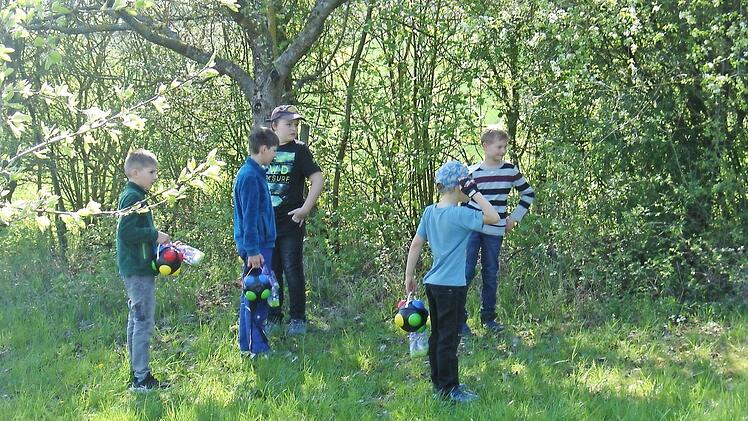 Die Kinder mussten genau suchen.  Fotos: pr