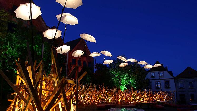 Ausflug, Kronach Leuchtet, Licht, Festival, Fest, Freizeit, Erlebnis, Feier, Feierlichkeit, Kronach, Lichtfestival, Lichtshow, Kunst, Kunstnacht, Kunstausstellung, Künstler, Ausstellung