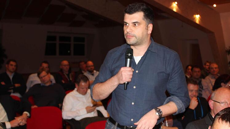 Michael Müller, Geschäftsführer eines Pflegedienstes, zeigte Interesse an künftigen Mitarbeitern.