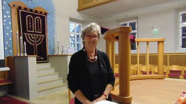 Evamaria Bräuer erklärte in der Ermreuther Synagoge jiddische Begriffe, von denen viele Teil unserer Alltagssprache geworden sind. Foto: Petra Malbrich