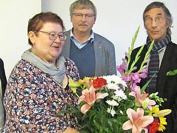 Der Moment des Abschieds (von links): Maria Engel, Christine Liebst, Pfarrer Dieter Stößlein, Rolf Schilling und Pfarrer Christian Rosenzweig  Foto: Martin Koch
