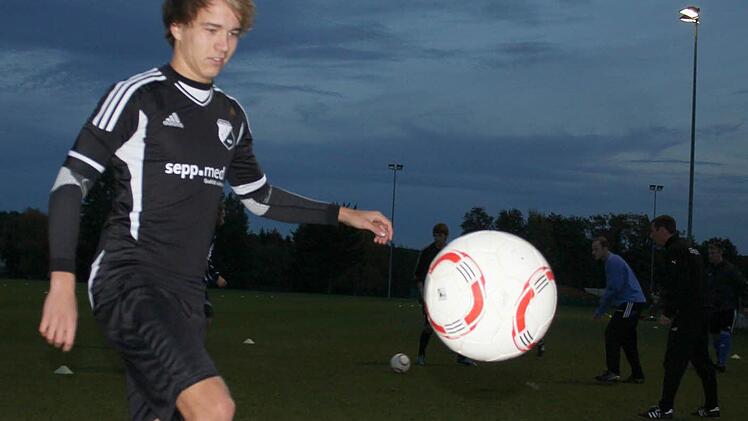 Sebastian Eckel schwimmt mit dem TSV Röttenbach auf einer Erfolgswelle.