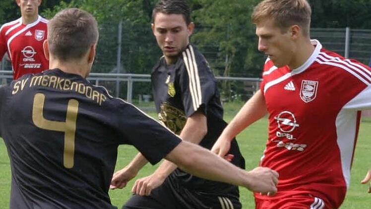 Mannschaftskapitän Christian Ammon (rechts) und seine Mannschaftskameraden beim TV Ebern haben sich trotz einer ernüchternden Vorrunde nicht aufgegeben und wollen versuchen, nach der Winterpause noch den Klassenerhalt zu schaffen.