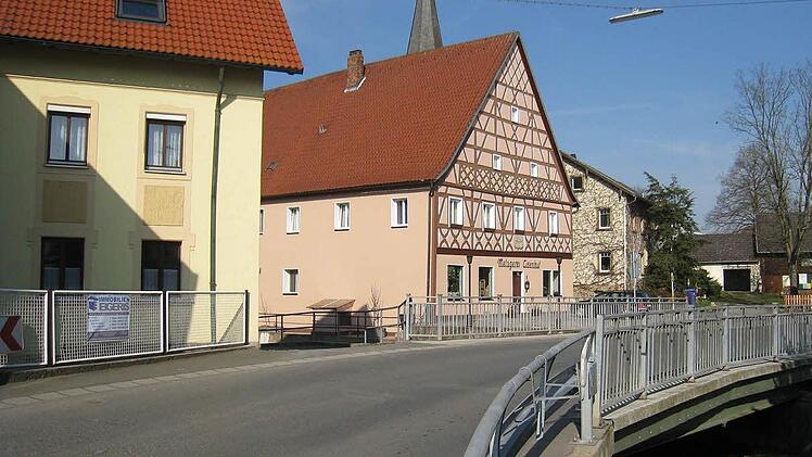 Schwarzach hat sich vor Jahren mit der Initiative "Schwarzach ist bunt" gegen die NPD gewehrt. Foto: Lucorient/Wikipedia