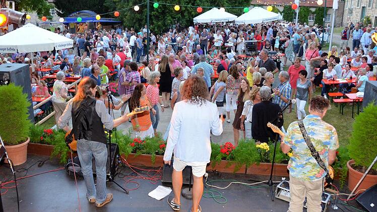 Großer Andrang herrschte beim Auftritt der "Jets".  Fotos: Peter Rauch