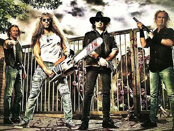 Spielen bewusst mit der Angst: die Musiker der Metal-Band "Grave Digger" aus Gladbeck Foto: PR